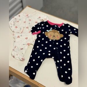 Bundle of 2 newborn pieces